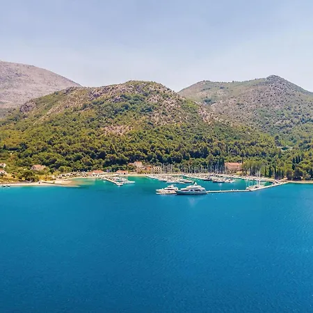 Stunning Apartment In Slano With Wifi * Slano