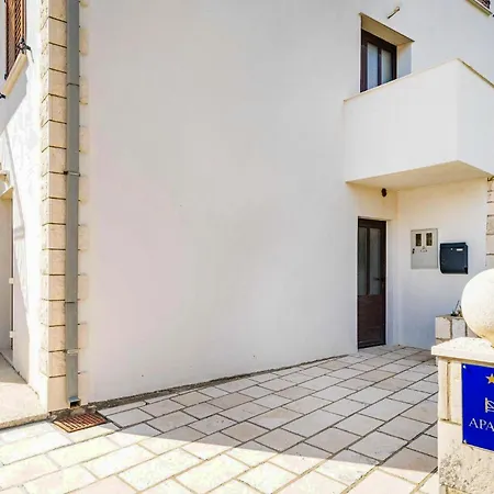 アパート Lovely In With Wifi *