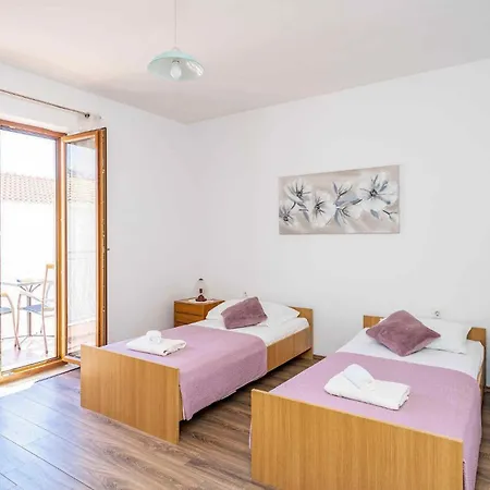 Lovely In With Wifi Apartamento